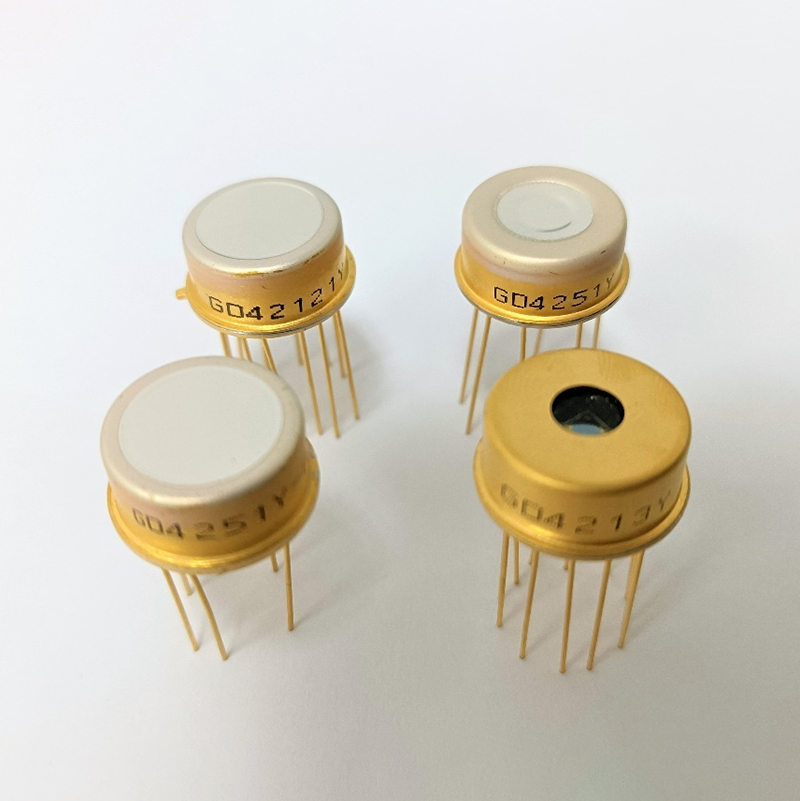 It is 850nm Si PIN photodiode module with pre-amplification circuit that enables weak current signal to be amplified and convert to voltage signal to achieve the conversion process of photon-photoelectric-signal amplification.